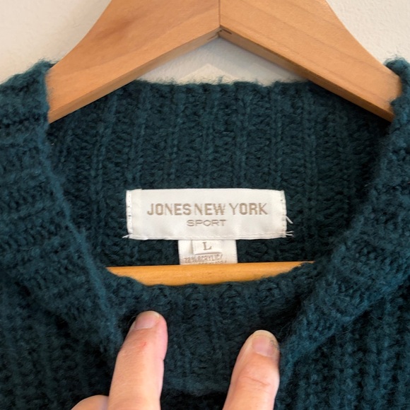 NWT JONES NEW YORK CREW NECK SWEATER IN FOREST GREEN. Size Large. Warm! - Picture 4 of 10